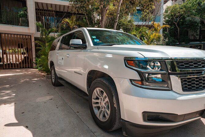 Airport Transfer One Way - Cancun / Tulum - Private or Luxury - Comfort perks for families and pets (and one important car-seat note)