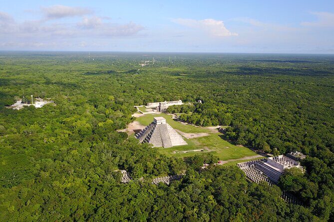 Chichen Itza Private Tour VIP - Valladolid lunch and colonial streets: a real break from crowds