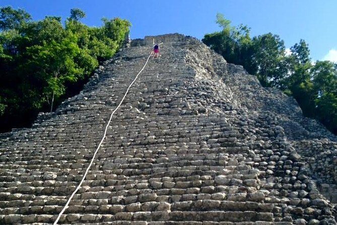 Coba Ruins and Punta Laguna Monkey Reserve Day Tour from Tulum - Guides and the VIP feeling: why the people matter here
