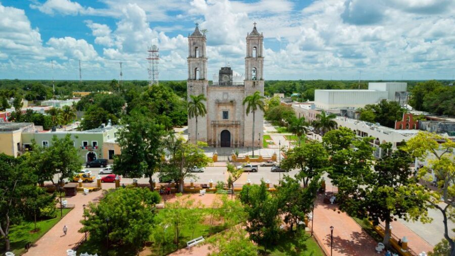 From Riviera Maya: Chichen Itza, Cenote, and Valladolid Tour - Group size, van comfort, and how guides make it worth it