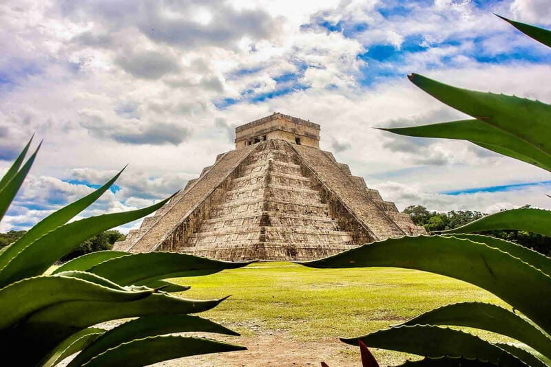 From Tulum: Chichén Itzá Tour, Cenote & Valladolid - Yokdzonot Cenote: your temperature reset and the Yucatán flavor stop