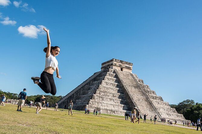 Luxury Tour to Chichen Itza and 2 Cenote - From Tulum - Stop 1: Cenote Ik Kil (the open-sky crowd favorite)