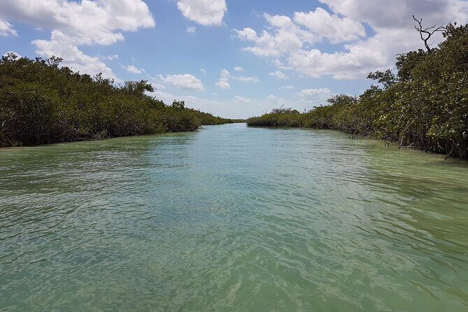 Magic Sian ka'an Deluxe two boats - Lunch at Fisherman of Punta Allen, plus a quiet village walk