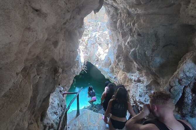 Private Cenotes Adventure in Tulum - Lunch after cenotes: tacos, aguas frescas, and the one vegetarian hiccup
