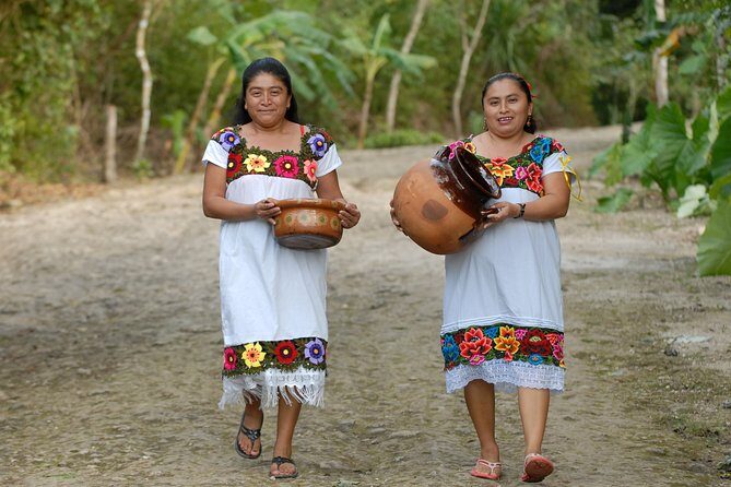 Private - Mayan Inland Expedition - Coba Ruins, Punta Laguna and Mayan family - Cobá village: a lakeside warm-up before the ruins