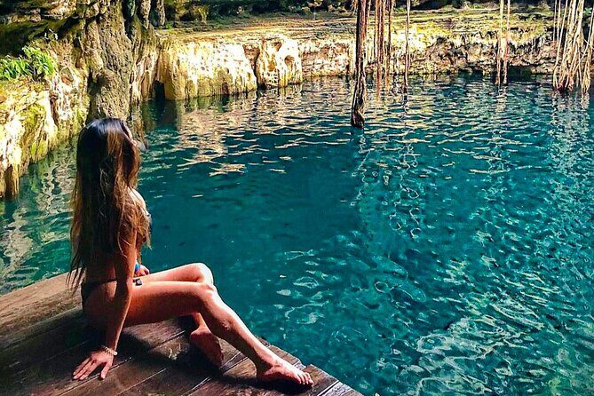Private Tour 3 Cenotes & Valladolid Suytun Oxman Saamal Lunch - Stop 1: Cenote Xux Ha and the cave-like feel