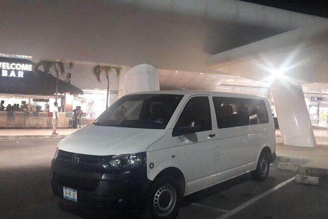 Private transportation CUN Airport-Tulúm Center & Hotel Zone - Inside the Van: Comfort, Cleanliness, and What You’re Not Getting