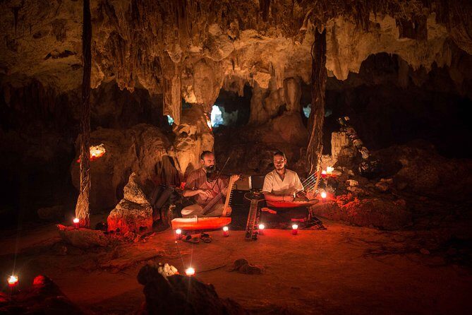 Silent Meditation in the Heart of the Cenote - Private groups - Silent Cave Walks and Flashlights-Only Exploration