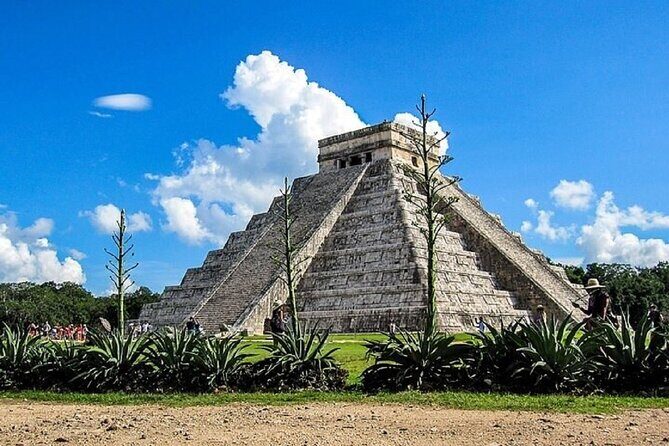Small group tour to Chichen Itza early access + Cenote + Ekbalam - Chichen Itza in 2.5 hours: guided big hits plus real photo time