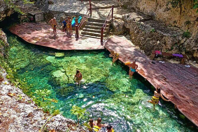 Tour to Tulum and Cenote Swimming with Turtles from Tulum - Akumal turtle swimming: the calm-cove part you came for