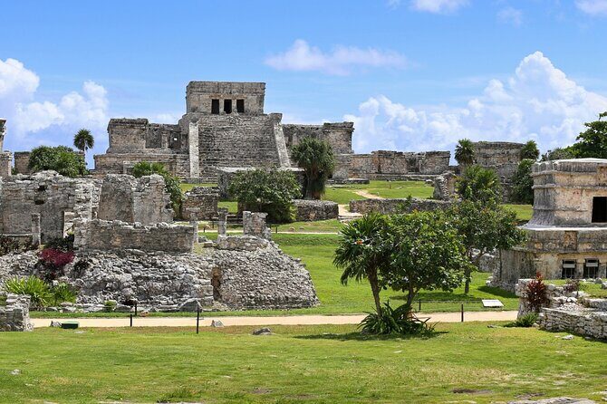 Tour to Tulum and Cenote Swimming with Turtles from Tulum - Tulum archaeological site: two hours with sea views