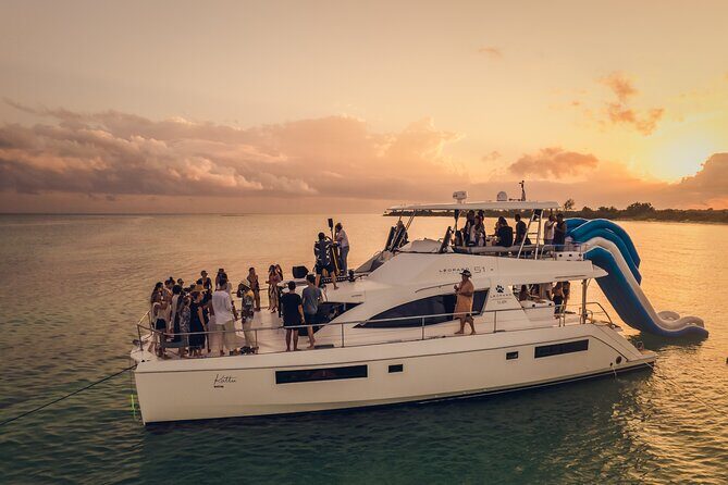 Tulum All Inclusive DJ Party – 51' Leopard PowerCat 4h - Food and unlimited premium open bar: what the a la carte setup means