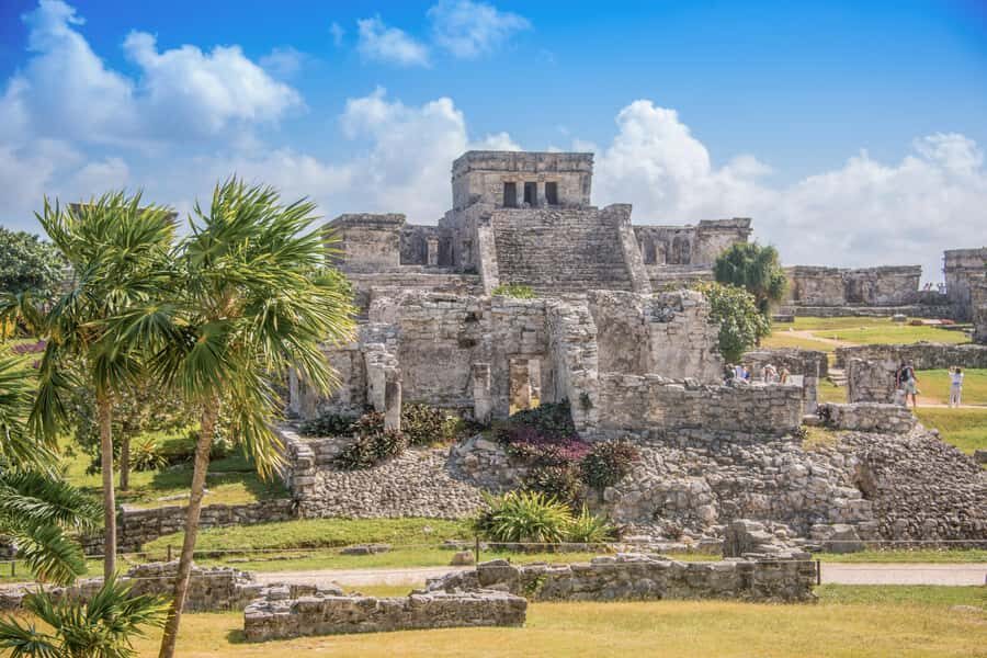 Tulum: Archaeological Zone Guided Tour with Beach Access - Meeting at 7-Eleven: Fast Start, Clear Directions