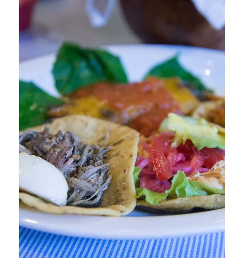 Tulum: Food and Street Art Guided Walking Tour - Arts & crafts market visit (25 minutes): souvenirs with context