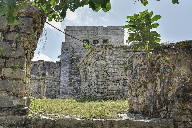 Tulum Ruins, Turtles in Akumal and Cenote tour - Stop 1: Tulum Ruins with ocean views (and a smart pacing)